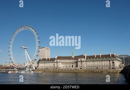 Das lastminute.com London Eye am Südufer der Themse in London, England. Stockfoto