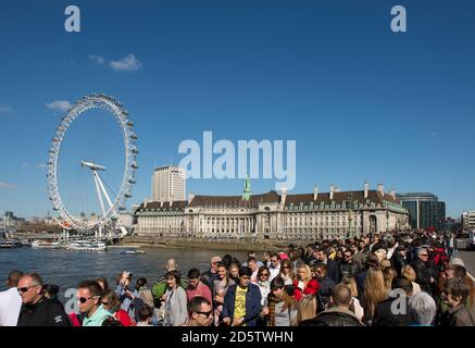 Das lastminute.com London Eye am Südufer der Themse in London, England. Stockfoto