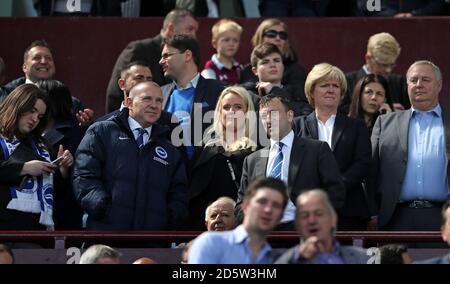 Brighton und Hove Albion Chief Executive Paul Barber und Chairman Tony Bloom Stockfoto