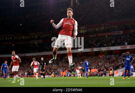 Aaron Ramsey von Arsenal feiert das dritte Tor seines Teams Stockfoto