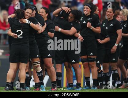 Neuseeländische Spieler feiern nach dem Halbfinale der Frauen 2017 im Kingspan Stadium, Belfast. Stockfoto