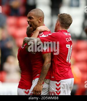 Charlton Athletic's Josh Magennis feiert nach seinem ersten Tor Stockfoto