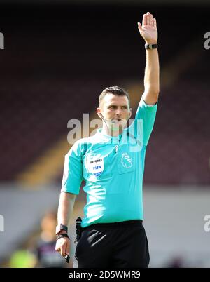 Matchschiedsrichter Michael Oliver während des Spiels Stockfoto