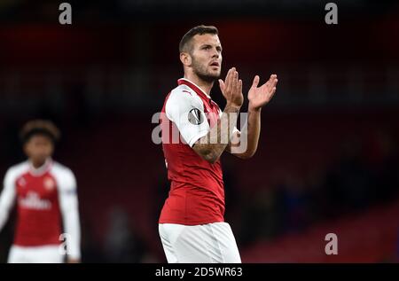 Arsenals Jack Wilshere applaudiert den Fans nach dem letzten Pfiff Stockfoto