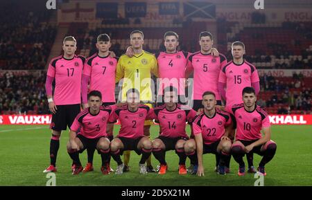 Schottland Teamgruppe. Top Row (von links nach rechts) Chris Cadden, Oliver Burke, Ryan Fulton, John Souttar, Scott McKenna und Dominic Thomas. Untere Reihe (von links nach rechts) Greg Taylor, Liam Smith, Stephen Mallan, Allan Campbell und Lewis Morgan Stockfoto