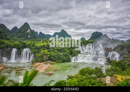 Die herrliche Landschaft des Transnationalen Wasserfalls von Detian in Guangxi, China Stockfoto