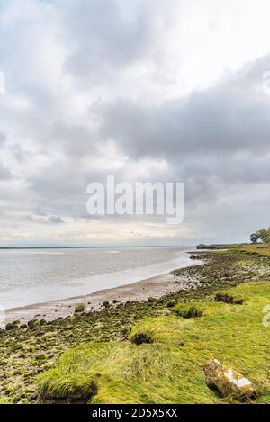 Blick über Morecambe Bay, Ulverston Richtung Morecambe und Heysham. Stockfoto