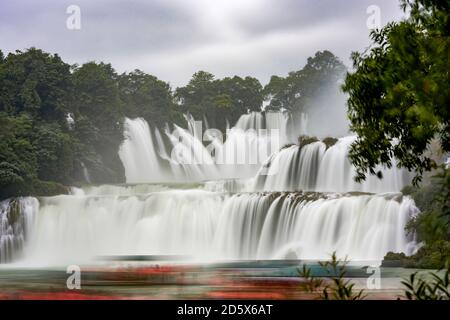 Die herrliche Landschaft des Transnationalen Wasserfalls von Detian in Guangxi, China Stockfoto