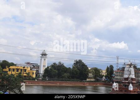 Nepal, Kathmandu, Rani Pokhari Teich, im Zentrum des Heiligtums von Shiva und Ghantaghar Kathmandu Stockfoto