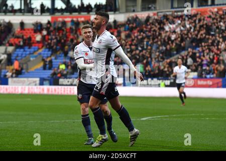 Gary Madine von Bolton Wanderers feiert das erste Tor seiner Seite Stockfoto