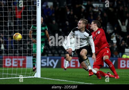 Matej Vydra von Derby County feiert das erste Tor seiner Seite Des Spiels Stockfoto