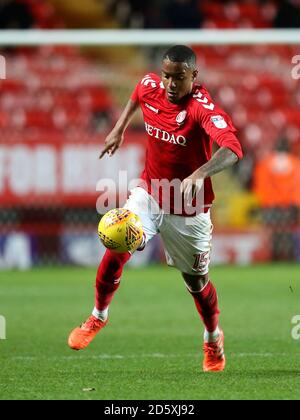 Charlton Athletic's Ezri Konsa Ngoyo in Aktion Stockfoto