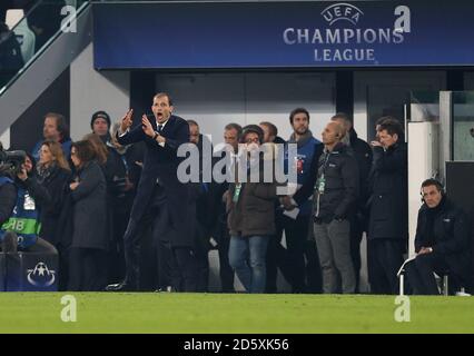 Juventus-Coach Massimiliano Allegri Gesten auf der Touchline Stockfoto