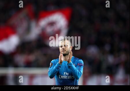 Von Arsenal Jack Wilshere begrüßt die Fans nach dem Abpfiff Stockfoto