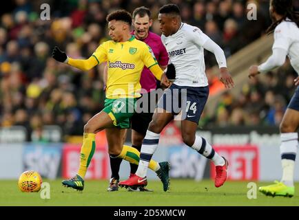 Josh Murphy von Norwich City hält Preston North Ends Darnell zurück Fisher Stockfoto