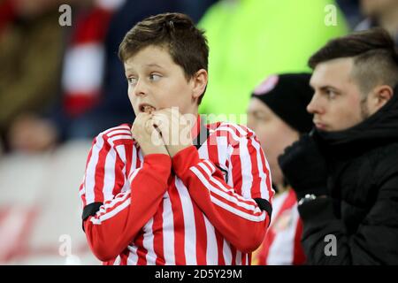 Ein junger Sunderland-Fan auf der Tribüne Stockfoto