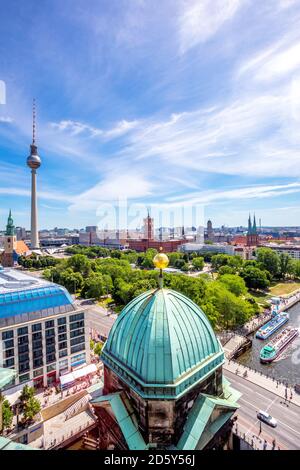 Blick auf die Stadt vom Dach des Berliner Doms, Berlin, Deutschland Stockfoto