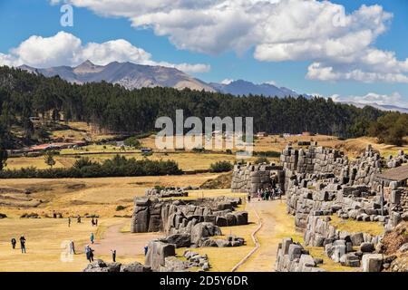 Peru, Anden, Cusco, Blick auf die Inka-Ruinen von Sacsayhuaman Stockfoto