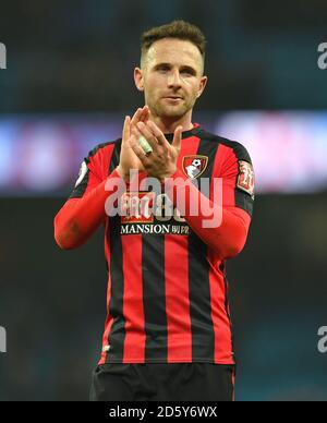 Marc Pugh von AFC Bournemouth applaudiert den Fans nach dem Finale Pfeife Stockfoto