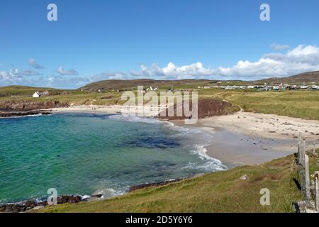 Clachtoll Beach, ein immer beliebter werdendes Reiseziel an der North Coast 500 Tourist Route, Clachtoll, Assynt, NW Highlands, Schottland, Großbritannien Stockfoto