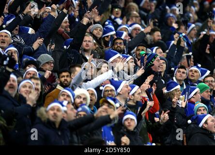 Leicester City Anhänger tragen weihnachtsmützen in den Ständen während Das Spiel Stockfoto