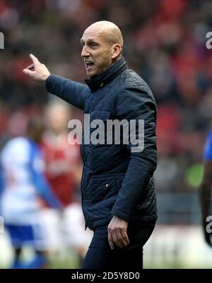 Lesemanager Jaap Stam Gesten auf der Touchline Stockfoto
