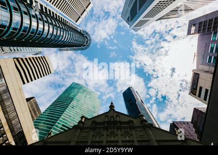Singapur, Wolkenkratzer, niedrigen Winkel Ansicht Stockfoto