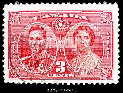 MOSKAU, RUSSLAND - 30. SEPTEMBER 2020: Die in Kanada gedruckte Briefmarke zeigt König Georg VI. Und Königin Elisabeth, die Krönung von König Georg VI. Und Königin Stockfoto