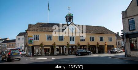 Tetbury, Gloucestershire, England, Großbritannien. 2020. Das historische Markthaus der Klasse 1 in der Church Street im Stadtzentrum von Tetbury, Gloucestershire, England, Großbritannien Stockfoto