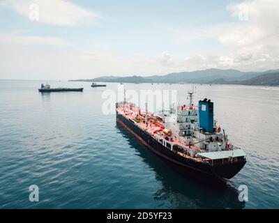 Indonesien, Bali, Luftaufnahme der Öltanker Stockfoto