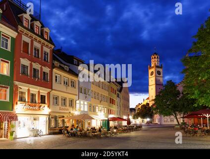 Deutschland, Baden-Württemberg, Ravensburg, Marienplatz mit Blaserturm in der Altstadt Stockfoto