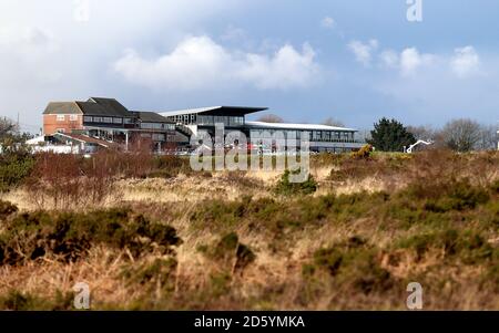 Ein allgemeiner Blick auf die Tribüne während des Super Sunday at Exeter Racecourse Stockfoto