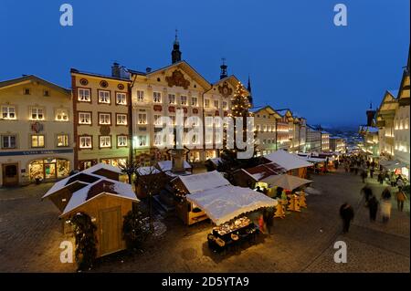 Deutschland, Bayern, Blick auf den Weihnachtsmarkt Stockfoto