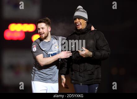 Marc McNulty von Coventry City (links) und Jonson Clarke-Harris (rechts) Stockfoto