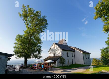 Deutschland, Bayern, Flintsbach am Inn, Kirche auf Petersberg Stockfoto