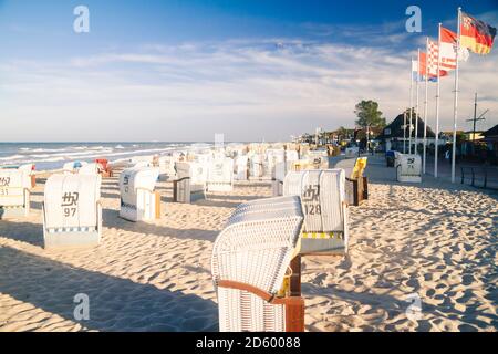 Deutschland, Ostsee, Dahme, Liegestühle am Strand Stockfoto