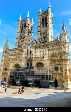The West Front of Lincoln Cathedral, City of Lincoln, Lincolnshire, England, Großbritannien Stockfoto