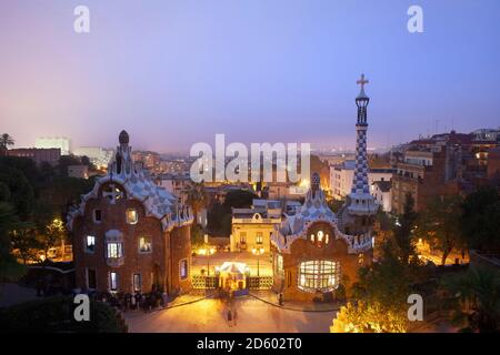 Spanien, Barcelona, Park Güell bei Dämmerung Stockfoto