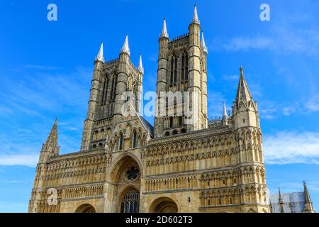 The West Front of Lincoln Cathedral, City of Lincoln, Lincolnshire, England, Großbritannien Stockfoto