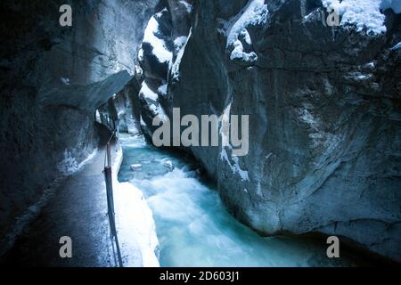 Deutschland, Bayern, Upper Bavaria, Garmisch-Partenkirchen, Ansicht Partnachklamm Schlucht im winter Stockfoto