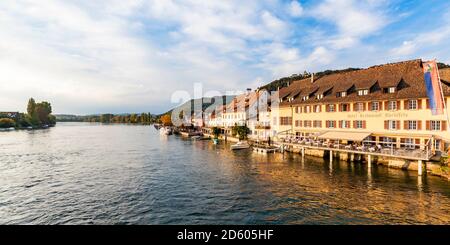 Schweiz, Kanton Schaffhausen, Stein am Rhein, Bodensee, Rhein, Altstadt, Hotel Restaurant Rheinfels Stockfoto