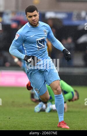 Max Biamou von Coventry City bringt sein Tor gegen Newport County ins Ziel Um es zu schaffen 1-1 Stockfoto