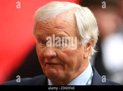 Ron Atkinson kommt vor dem Boden an Stockfoto