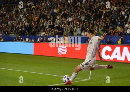 Zlatan Ibrahimovic in Aktion während des MLS-Spiels Atlanta United FC gegen LA Galaxy im StubHub Center am Samstag, den 21. April in Carson, Kalifornien. Lionel Hahn. Stockfoto