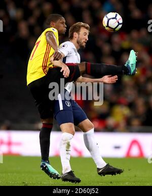 Tottenham Hotspur's Harry Kane (rechts) und Watfords Christian Kabasele Schlacht Für den Ball Stockfoto