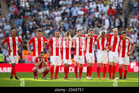 Brackley Town Spieler stehen während der Elfmeterschießen Stockfoto