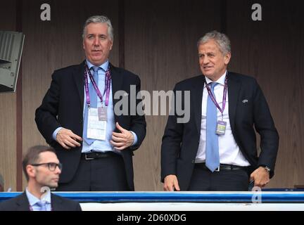 Vorsitzender des UEFA Youth and Amateur Football Committee John Delaney (links) Stockfoto