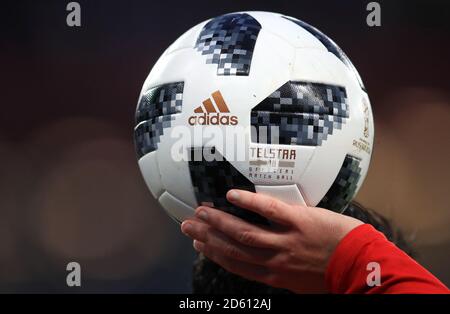 Eine Gesamtansicht eines Adidas Telstar Matchballs Stockfoto