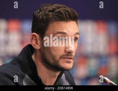 Frankreichs Hugo Lloris bei einer Pressekonferenz vor der WM-Finale gegen Kroatien Stockfoto