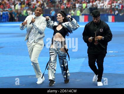 Will Smith, Era Istrefi und Nicky Jam spielen für die Abschlusszeremonie vor dem Finale der FIFA Fußball-Weltmeisterschaft 2018 im Luzhniki-Stadion in Moskau, 15. Juli 2018 Stockfoto